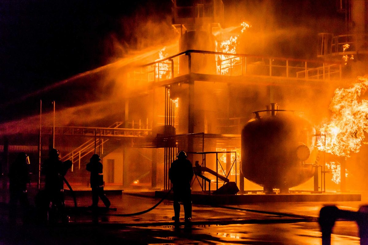 Photo d'un incendie d'une usine